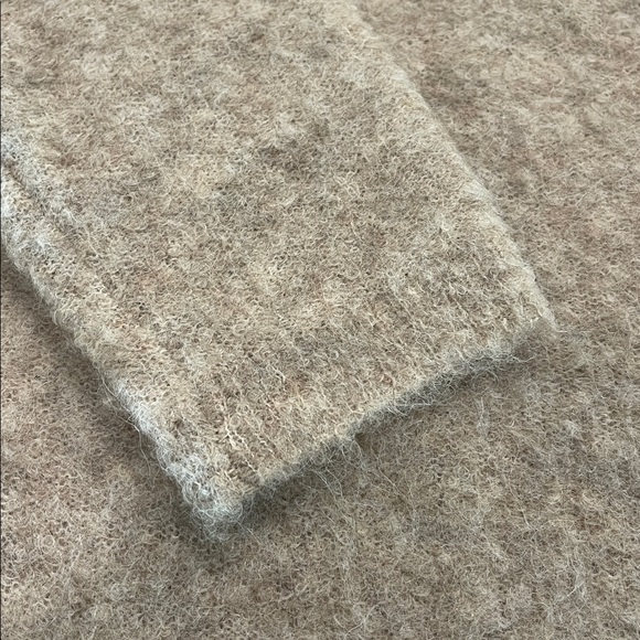 J Crew 100% Merino Wool Sweater - Picture 4 of 6